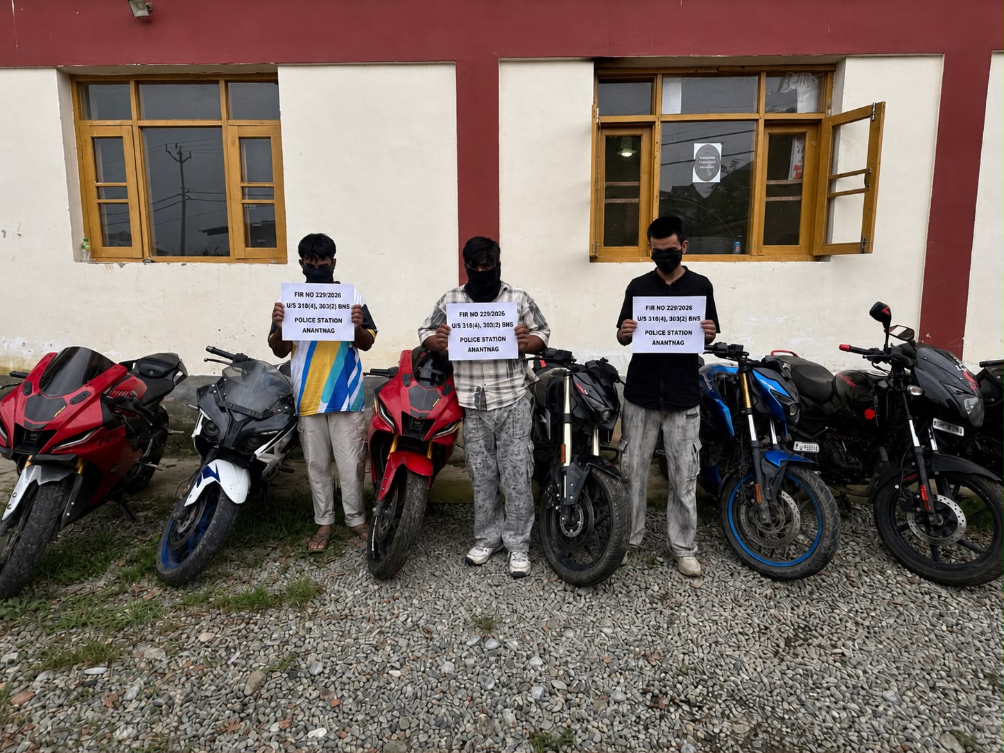 Police Busts Motorcycle Theft & Disposal Nexus In Anantnag; 06 Stolen Motorcycles Recovered