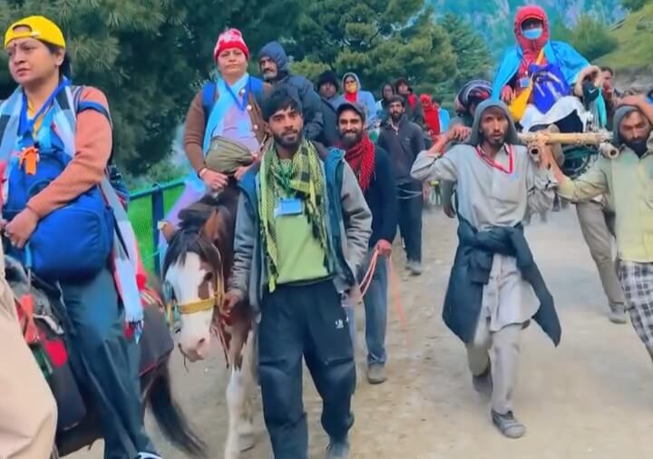 Ganderbal Administration Probes Irregularities in Amarnath Yatra Registration, Urges Pilgrims to Beware of Touts