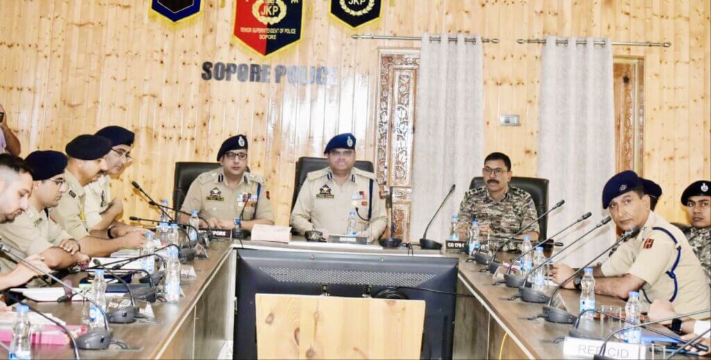 DIG NKR reviews Independence Day preparations and security arrangements in Sopore
