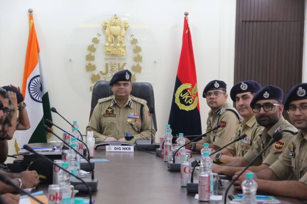DIG NKR visits Handwara DIG NKR visits Handwara