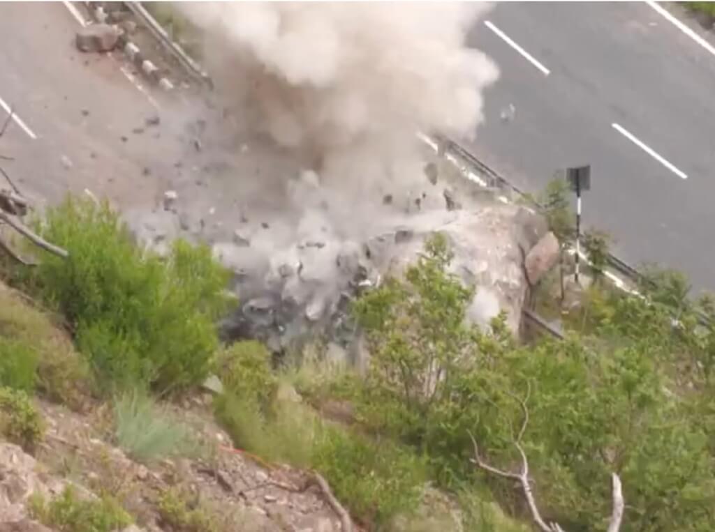 Controlled blasting by NHAI clears massive boulders on Jammu-Srinagar National Highway