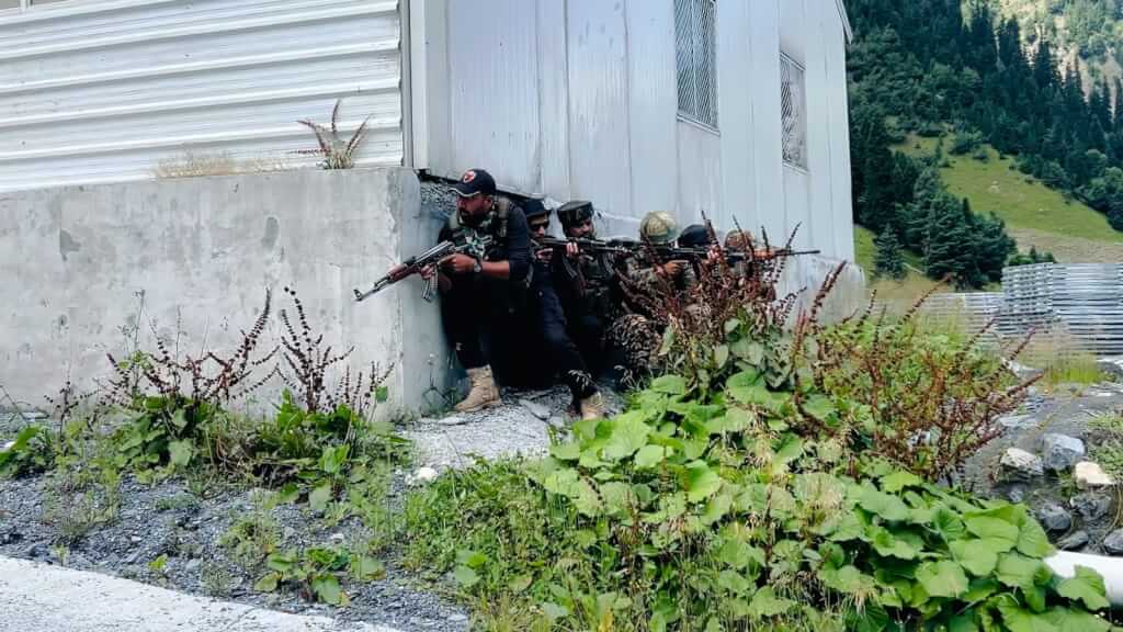 Ganderbal Police Conduct Joint Mock Drill at Nilgrath to Strengthen SANJY-2026 Emergency Preparedness