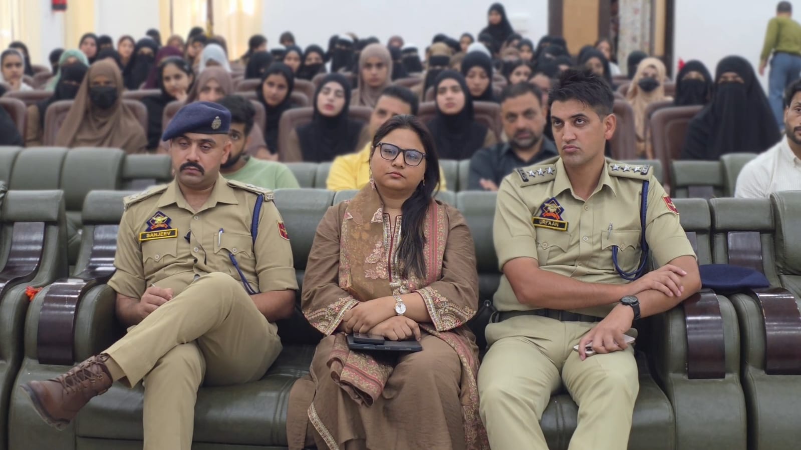 Roots IAS Academy Holds Open Seminar on IAS, JKAS, JKSSB Exams at GDC Ganderbal