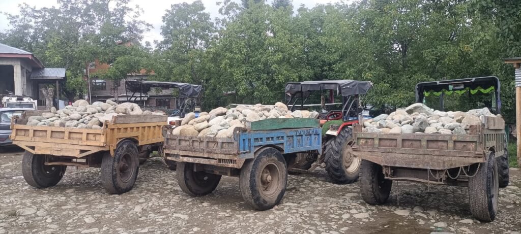 J&K Police Intensifies Crackdown on Illegal Mining; 33 Vehicles and Machinery Seized Across Kashmir Valley