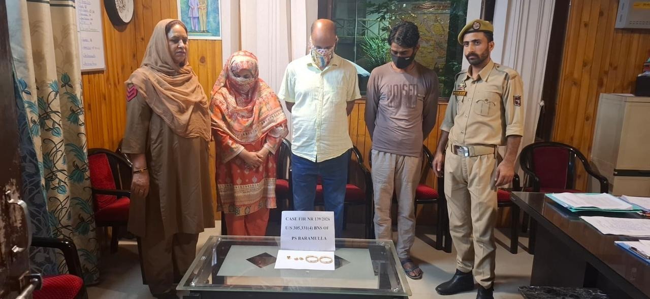 Police Crack Theft Case In Baramulla; 03 Arrested;Stolen Gold Jewellery Recovered