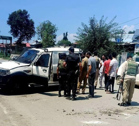Police Officer, Two PSOs Injured After Escort Vehicle Rolls Down Following Tyre Burst