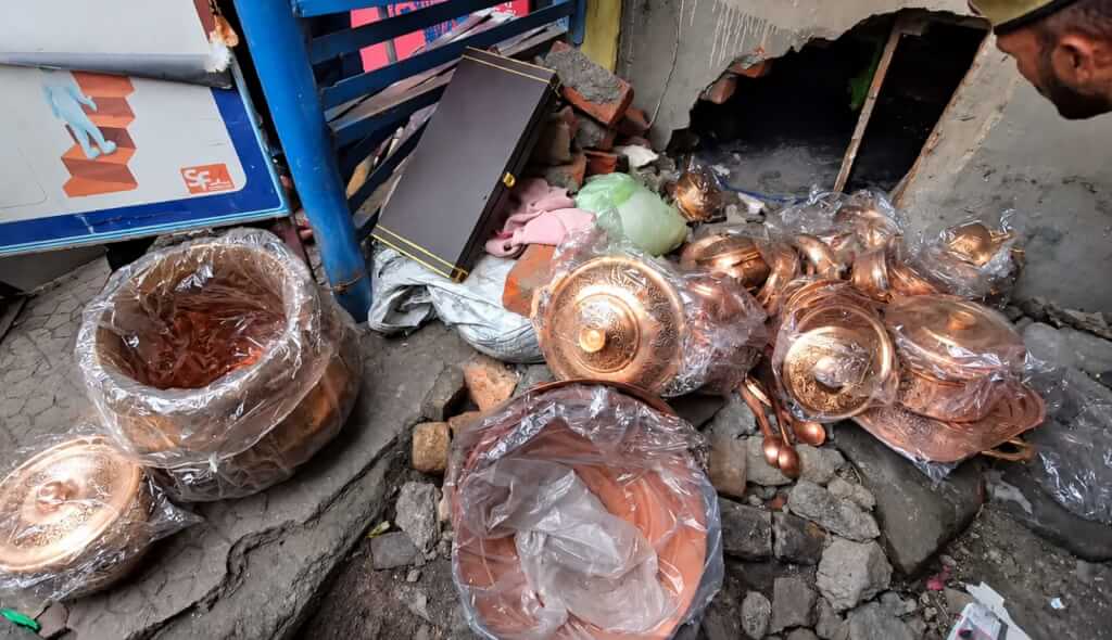 Thieves Break Through Shop Wall, Steal Copperware in Ganderbal