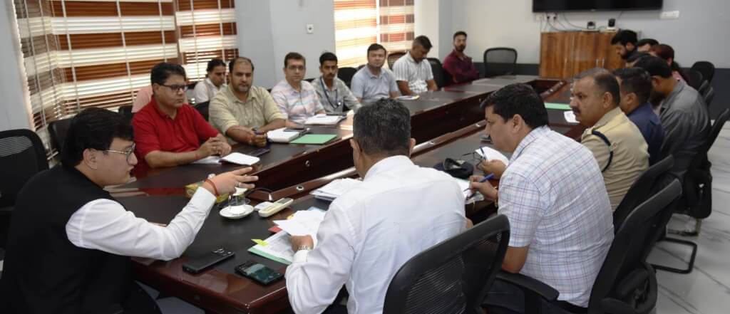 DC reviews status of telecom infrastructure, mobile tower installation in Udhampur District