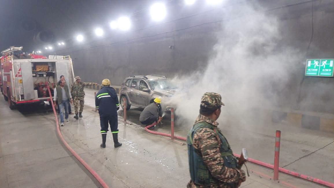Private Vehicle Catches Fire Inside Sonamarg Tunnel in Ganderbal, No Casualties Reported