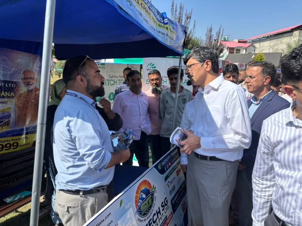Secretary Union Ministry of Power Visits Seva Setu Abhiyan Camp in Srinagar