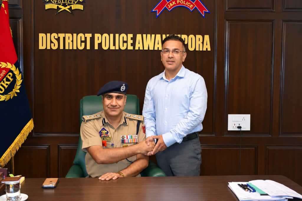 Shri Irshad Hussain Rather-JKPS assumes Charge as SSP Awantipora