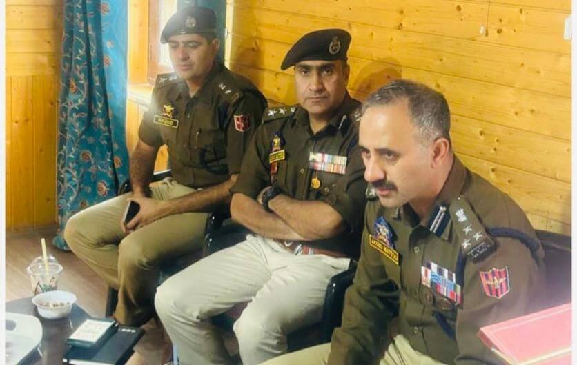 DIG SKR Reviews Security Scenario, Police Station Functioning in Awantipora