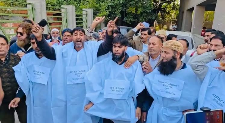 Mubarak Gul’s supporters protest in Srinagar over cabinet snub