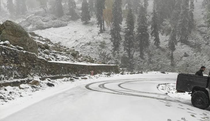 Sinthan Top Receives Fresh Light Snowfall
